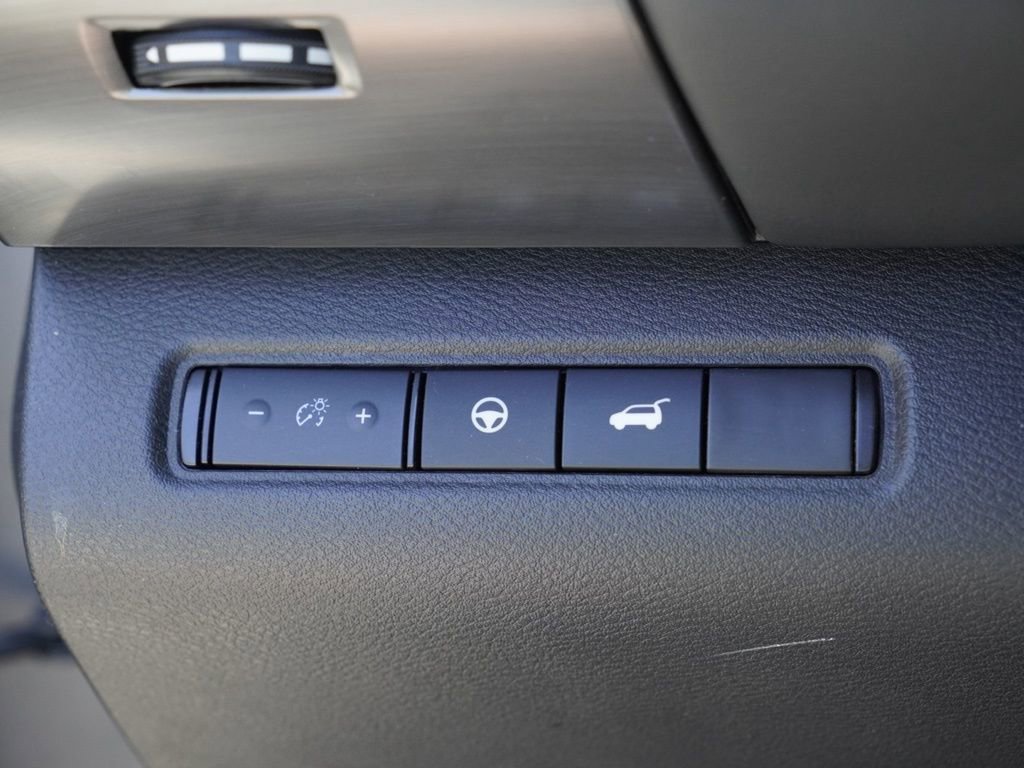 Used 2024 Nissan Pathfinder SL FWD image 10