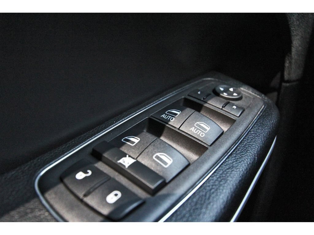 Used 2022 Chrysler 300 S w/ Comfort Group RWD image 19