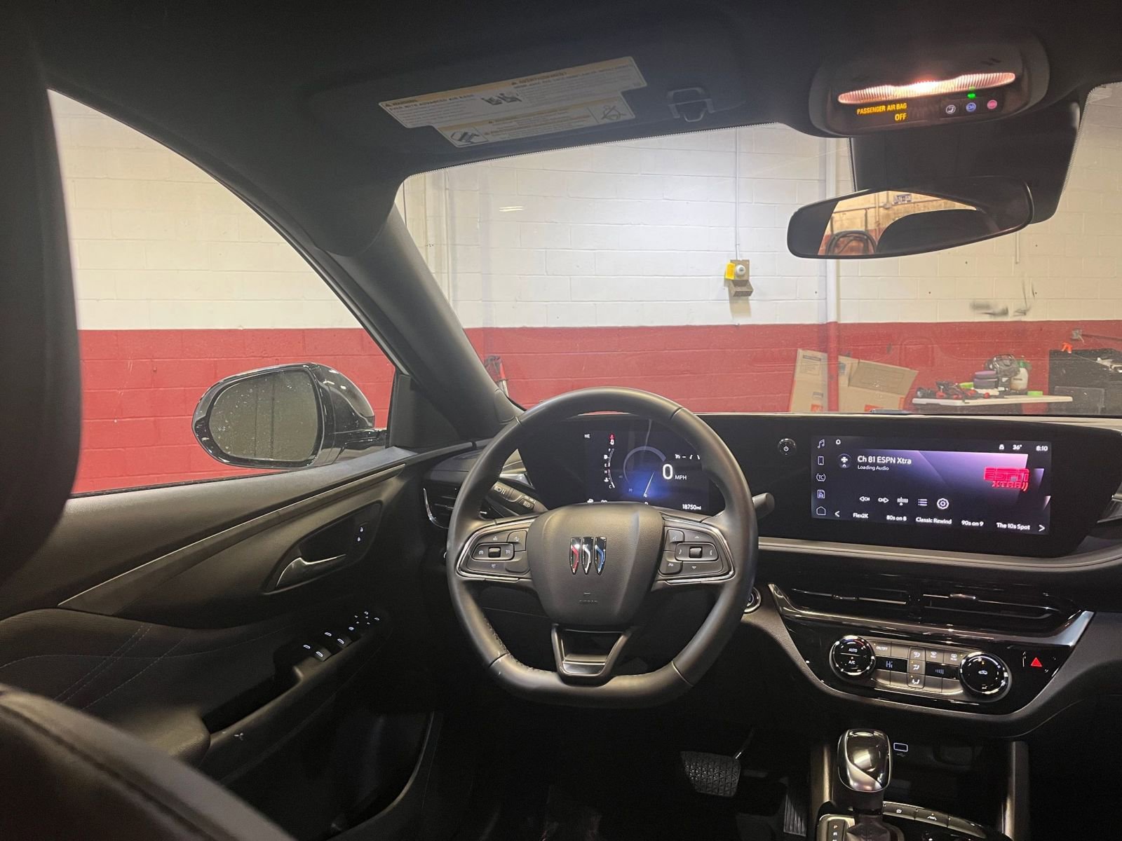 Used 2025 Buick Envista Sport Touring image 33