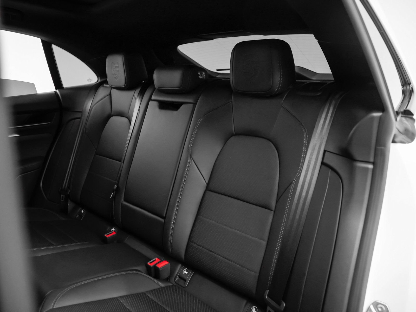 Certified 2025 Porsche Macan 4S Electric image 30