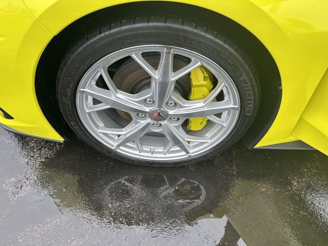 Used 2021 Chevrolet Corvette Stingray Premium Cpe w/ Z51 Performance Package image 22