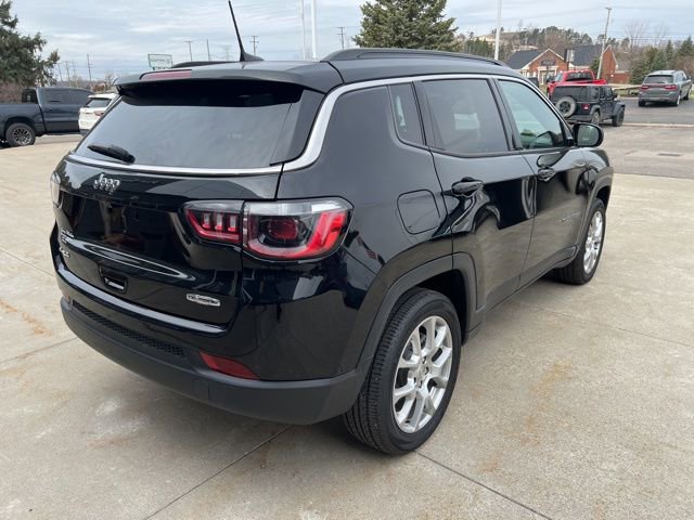 Used 2023 Jeep Compass Latitude image 6