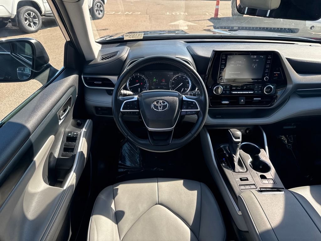 Used 2022 Toyota Highlander XLE image 13