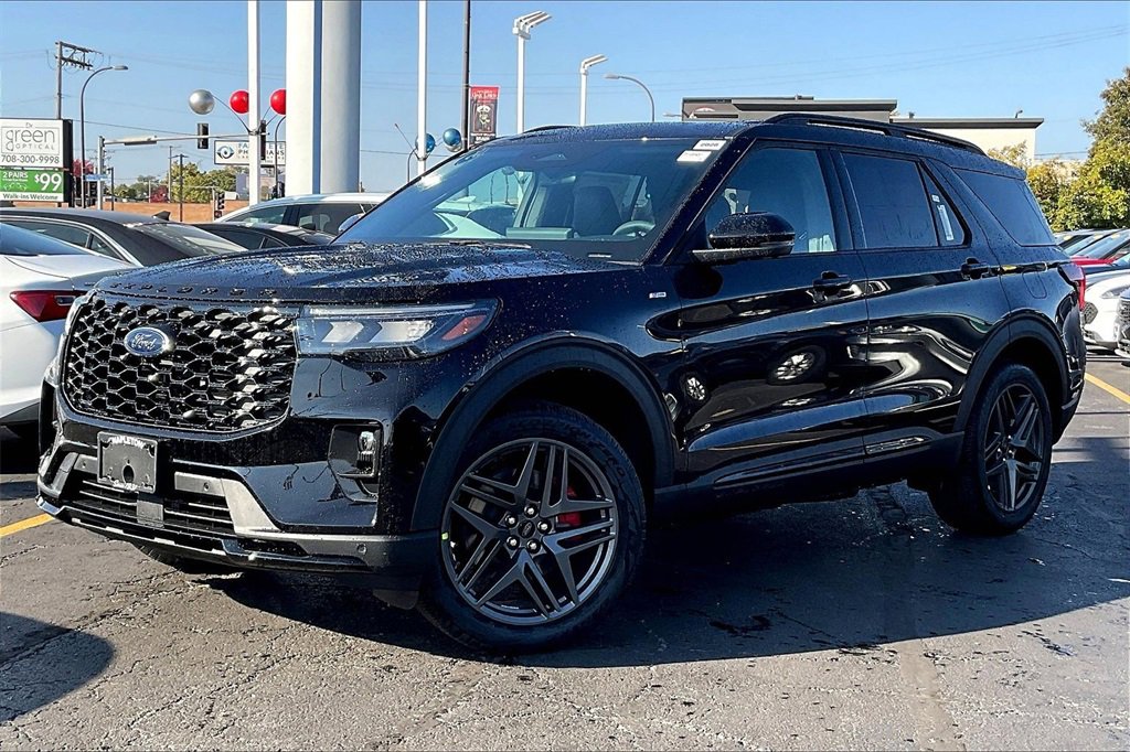New 2026 Ford Explorer ST-Line image 2