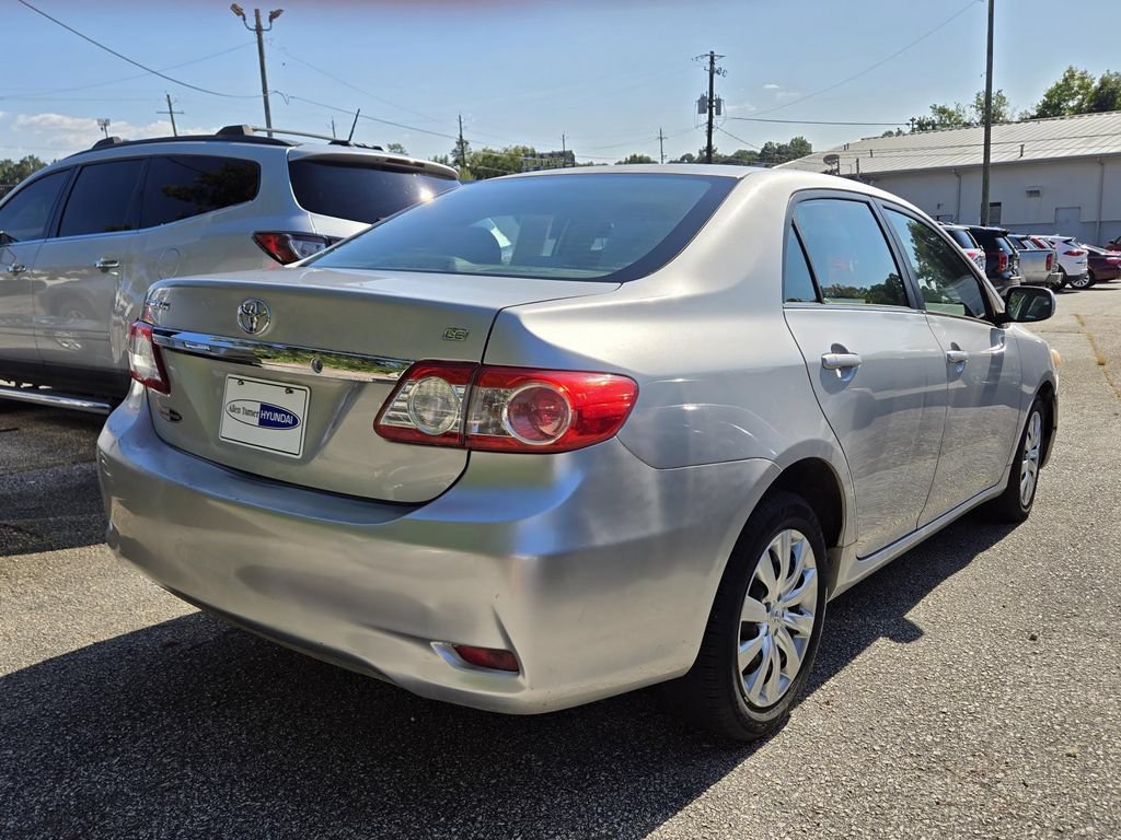 Used 2013 Toyota Corolla LE FWD image 2