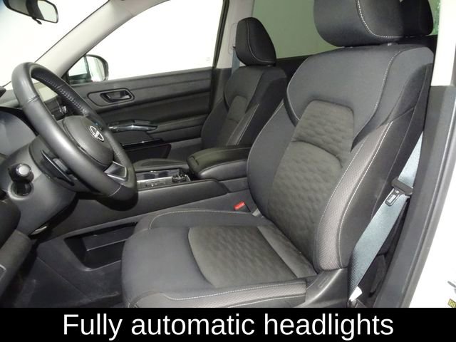 Used 2024 Nissan Pathfinder SV image 10