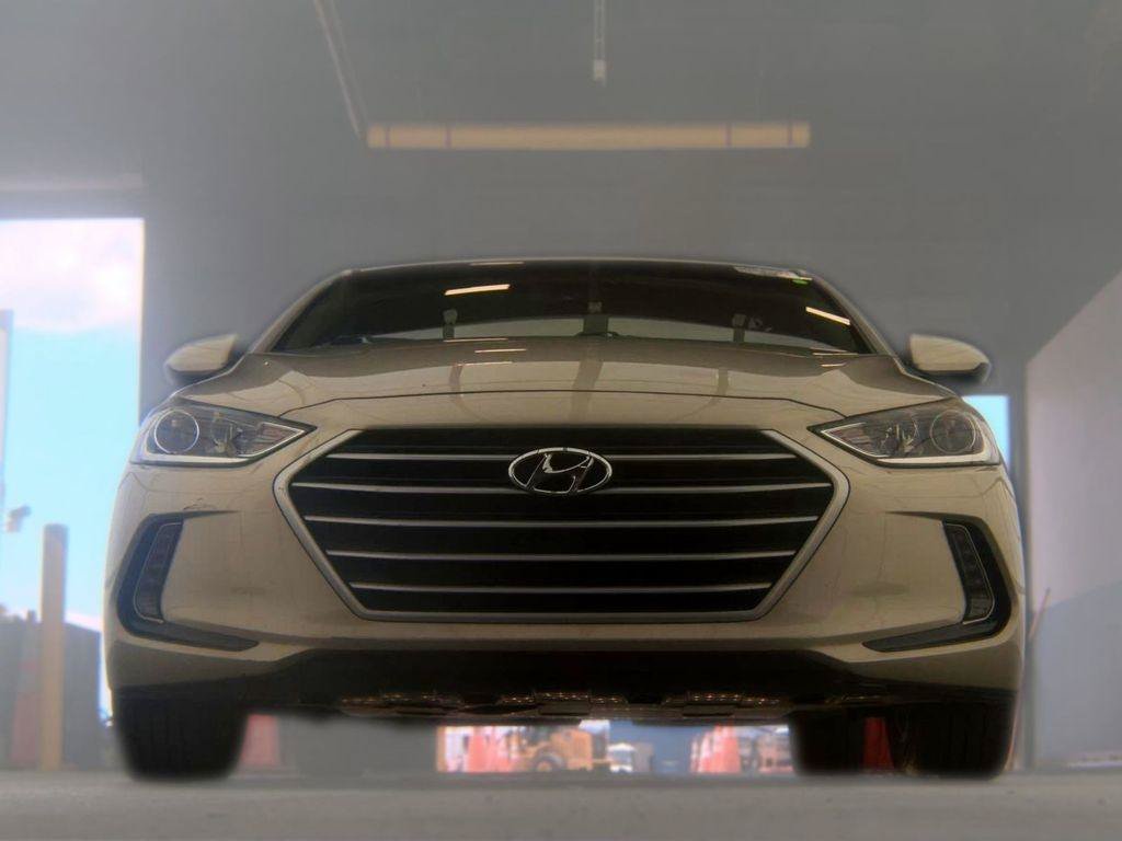Used 2018 Hyundai Elantra Value Edition FWD image 3