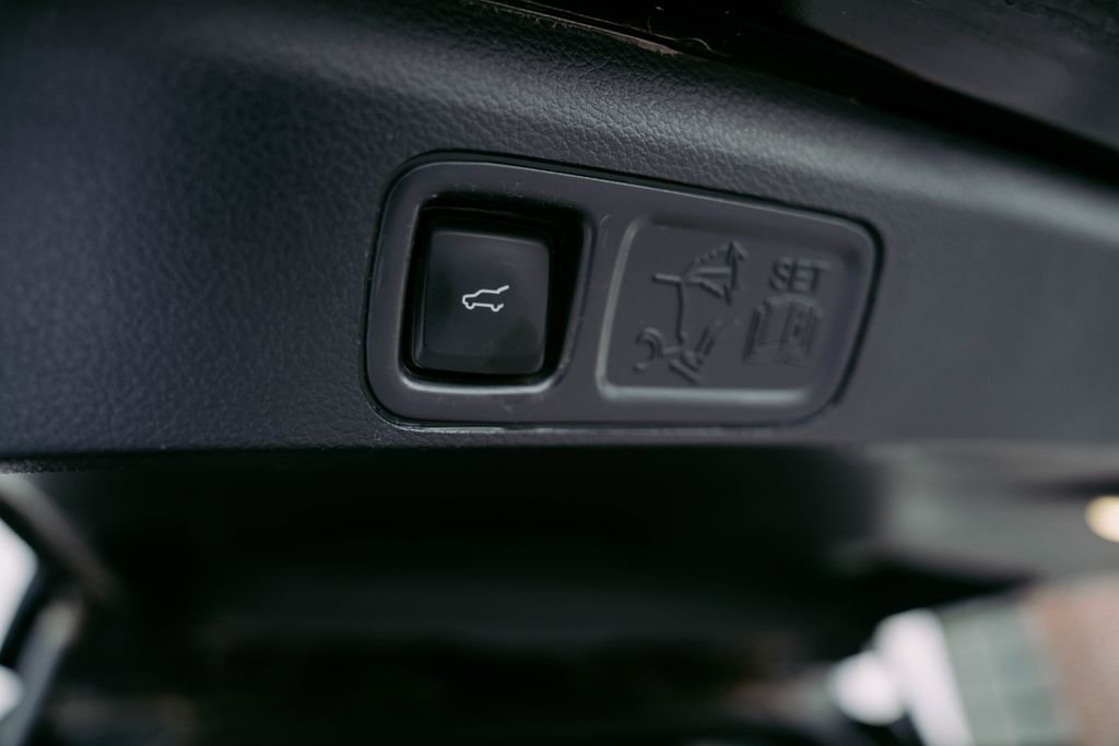 Used 2023 Ford Expedition Limited image 10