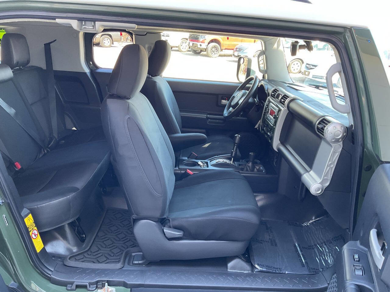 Used 2011 Toyota FJ Cruiser 4WD w/ Convenience Pkg image 31