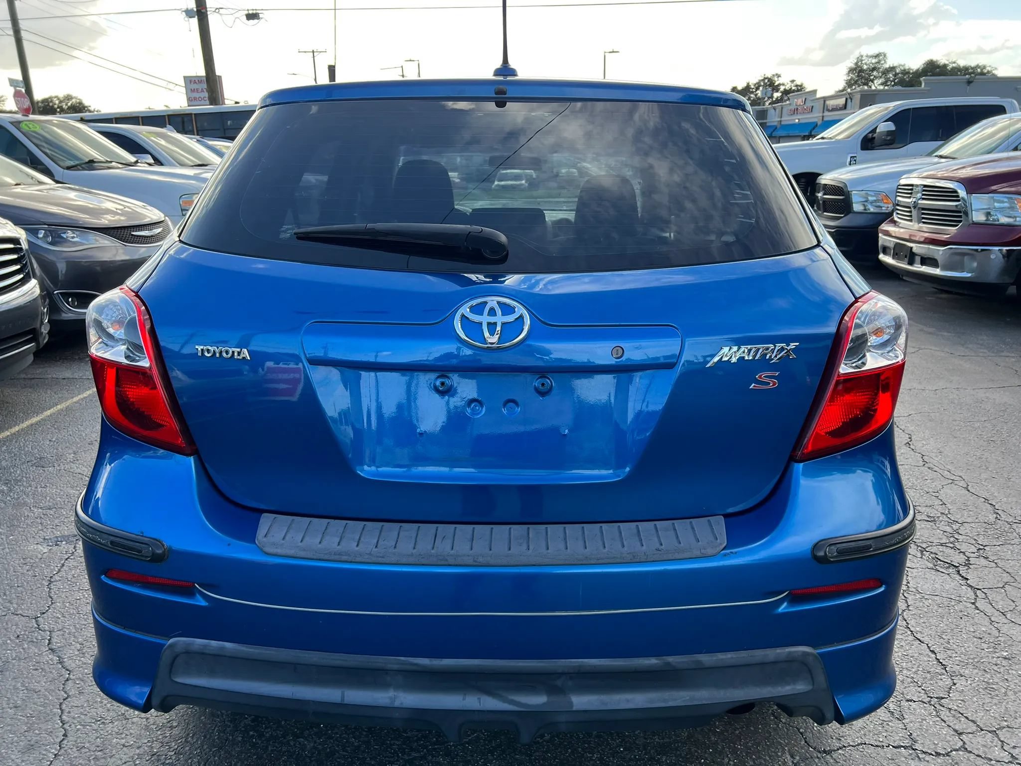Used 2009 Toyota Matrix S w/ All Weather Guard Pkg FWD image 6