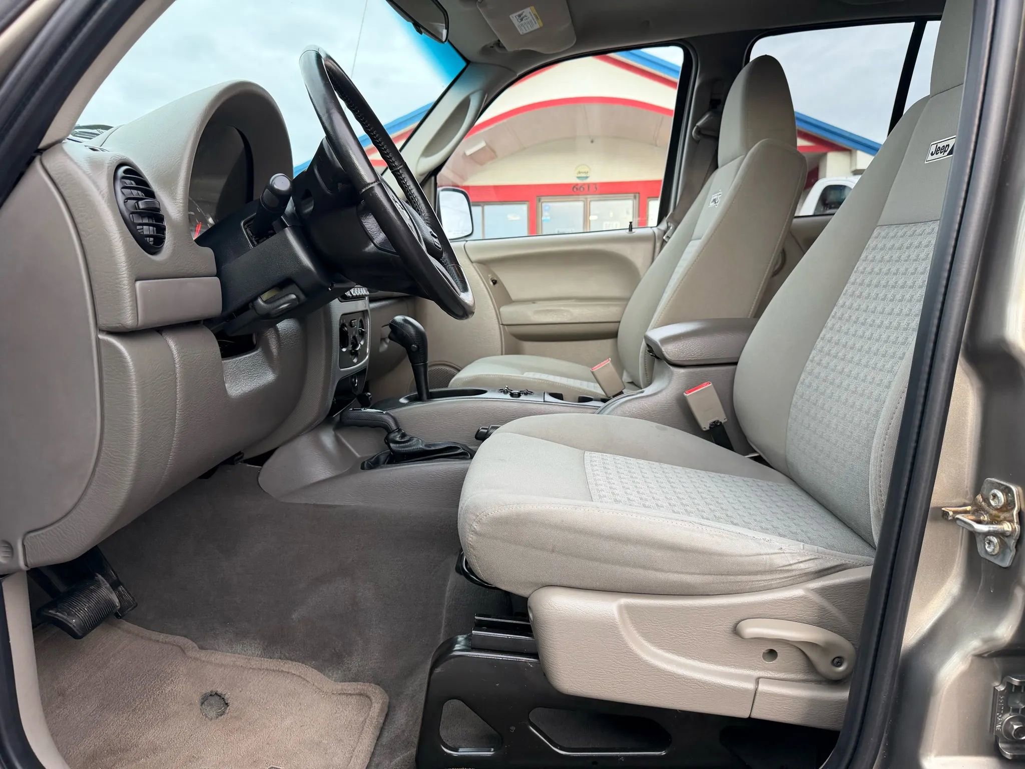 Used 2006 Jeep Liberty Sport AWD/4WD image 7