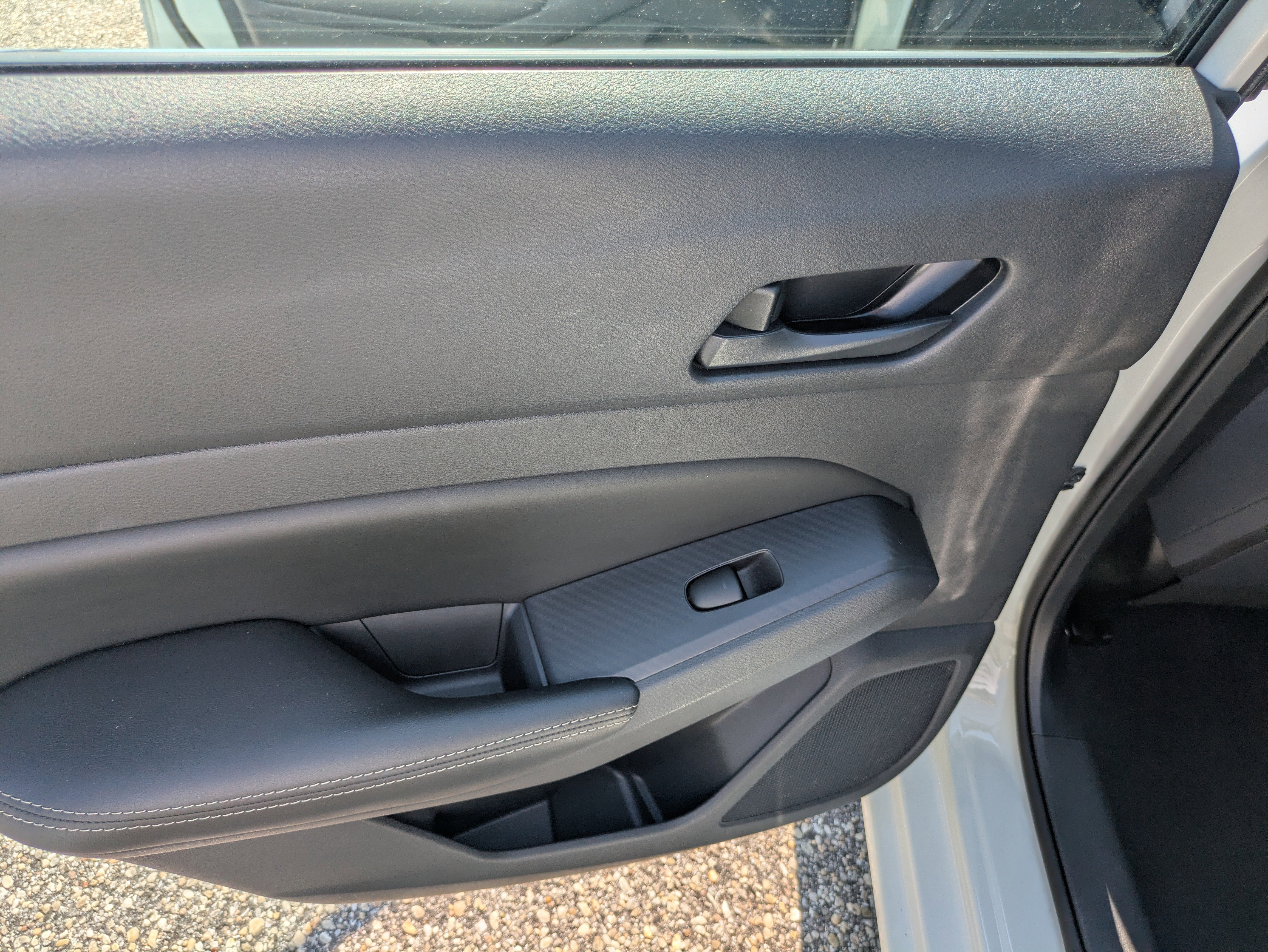 Used 2024 Nissan Altima 2.5 SV image 14