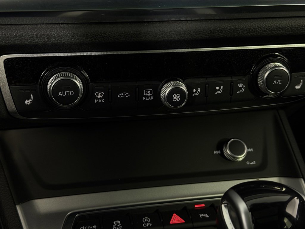 Used 2023 Audi Q3 2.0T Premium image 19