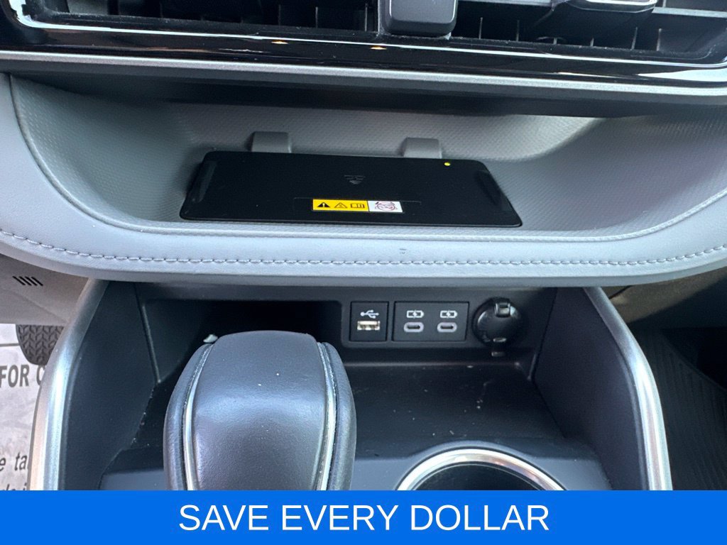 Used 2024 Toyota Highlander XLE FWD image 15