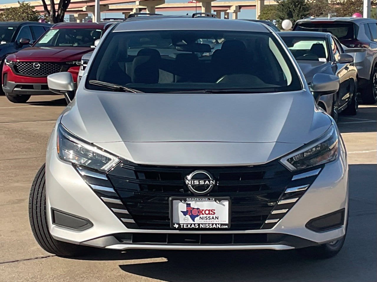 Used 2025 Nissan Versa SV FWD image 2