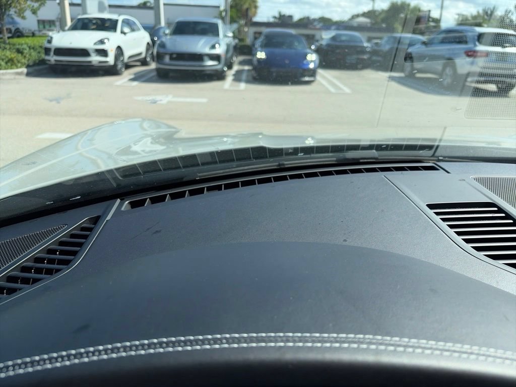 Certified 2022 Porsche 911 Carrera RWD image 4