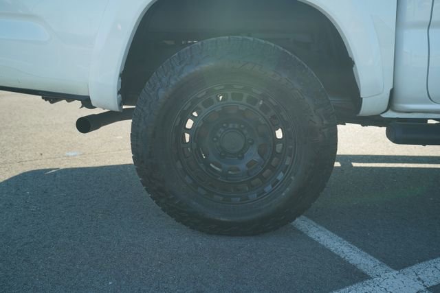Used 2020 Toyota Tacoma SR5 image 40