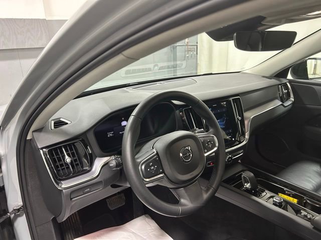 Used 2025 Volvo S60 B5 Core image 11