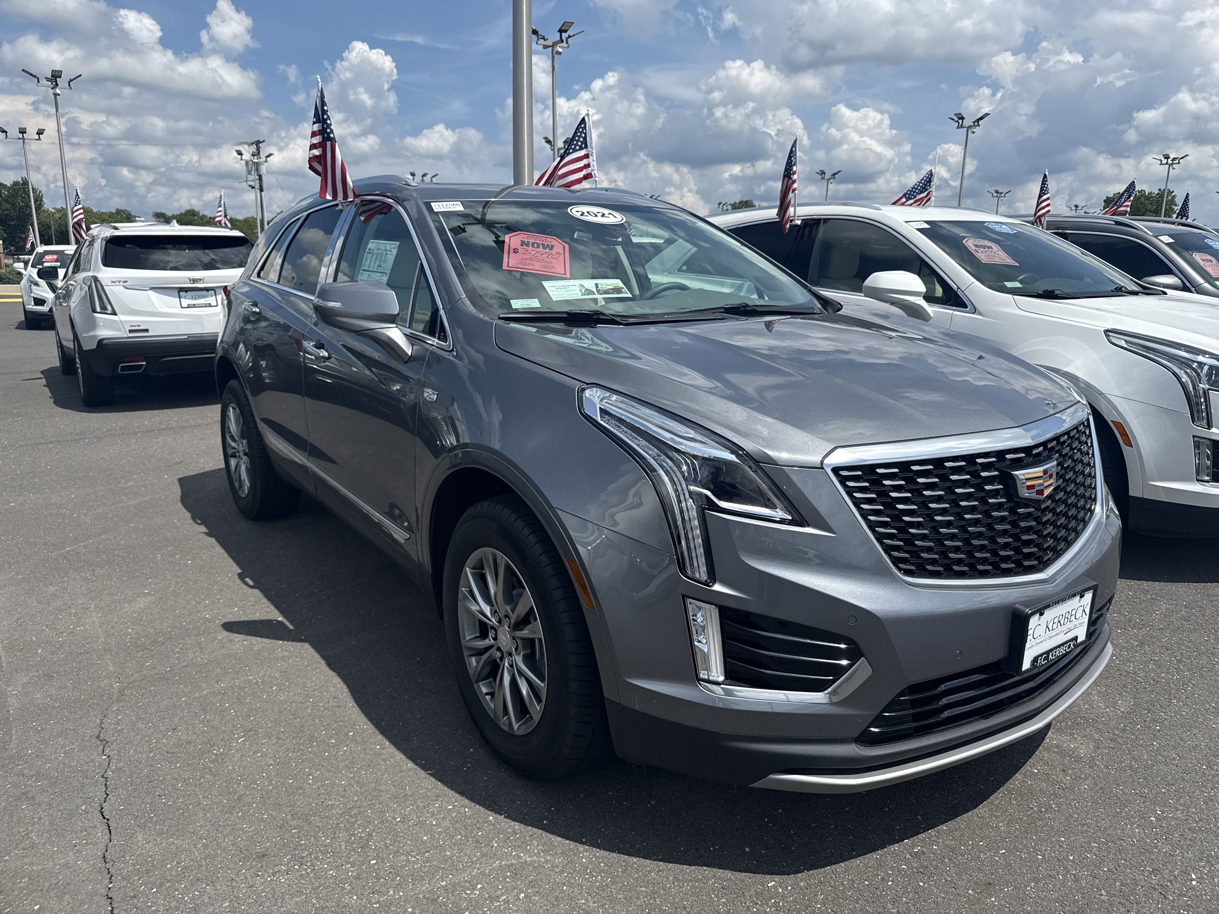 Used 2021 Cadillac XT5 Premium Luxury w/ LPO, Premium Carpet Package image 4