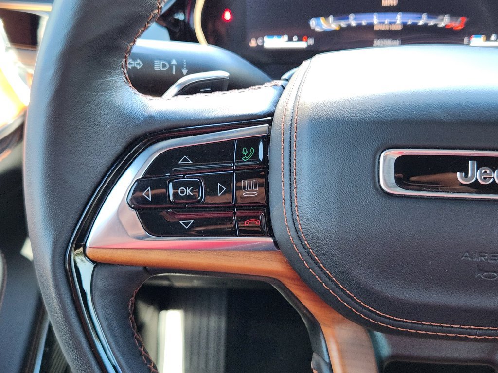Used 2025 Jeep Grand Cherokee L Summit AWD/4WD image 19