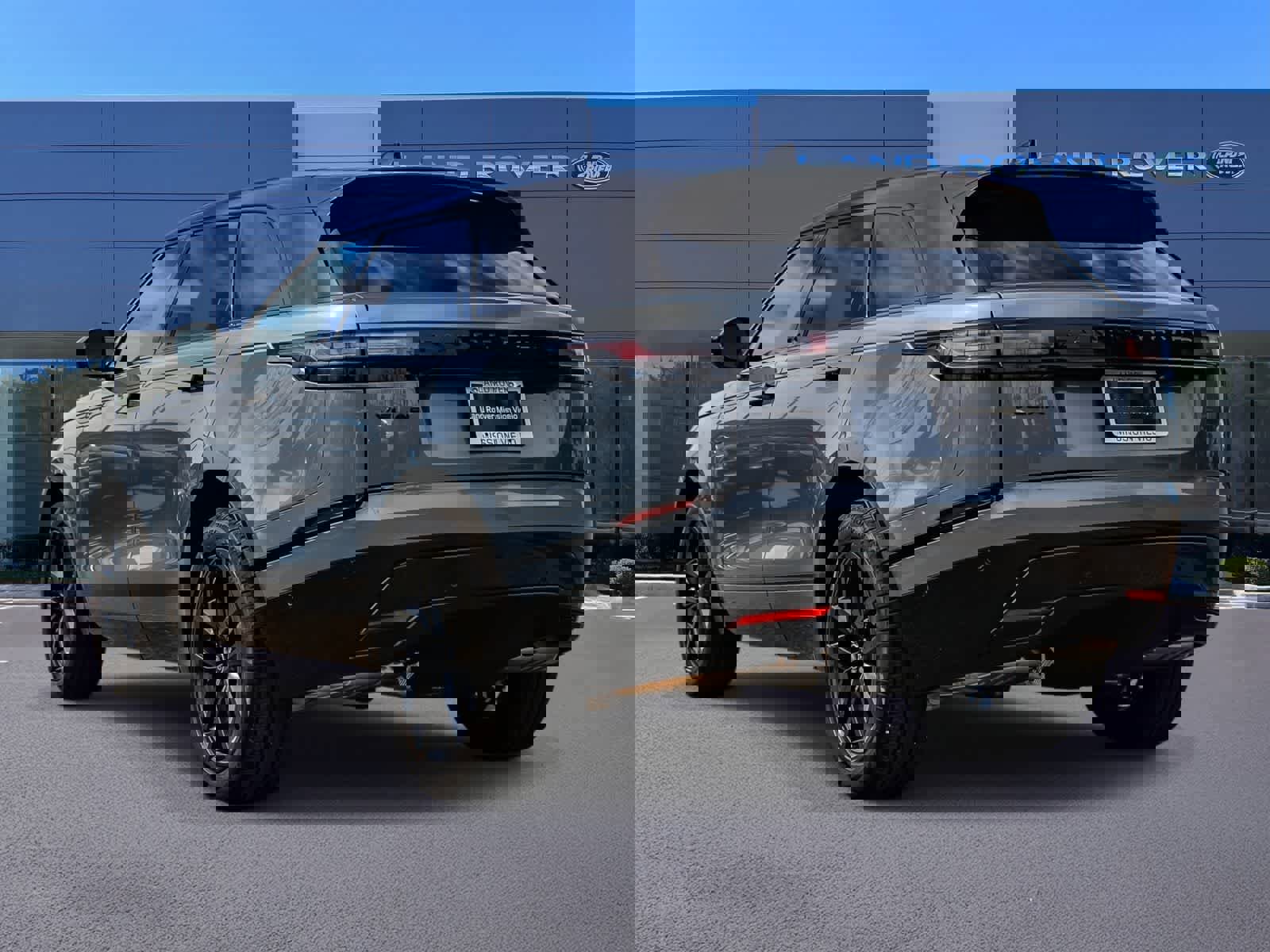 Used 2026 Land Rover Range Rover Velar Dynamic SE image 6