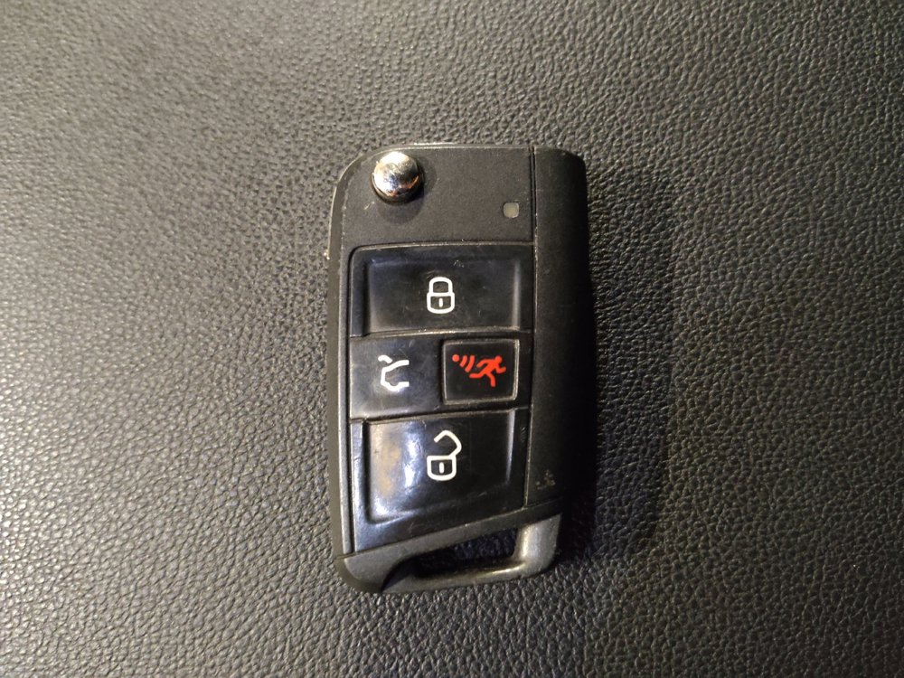 Used 2020 Volkswagen Atlas Cross Sport S FWD image 32