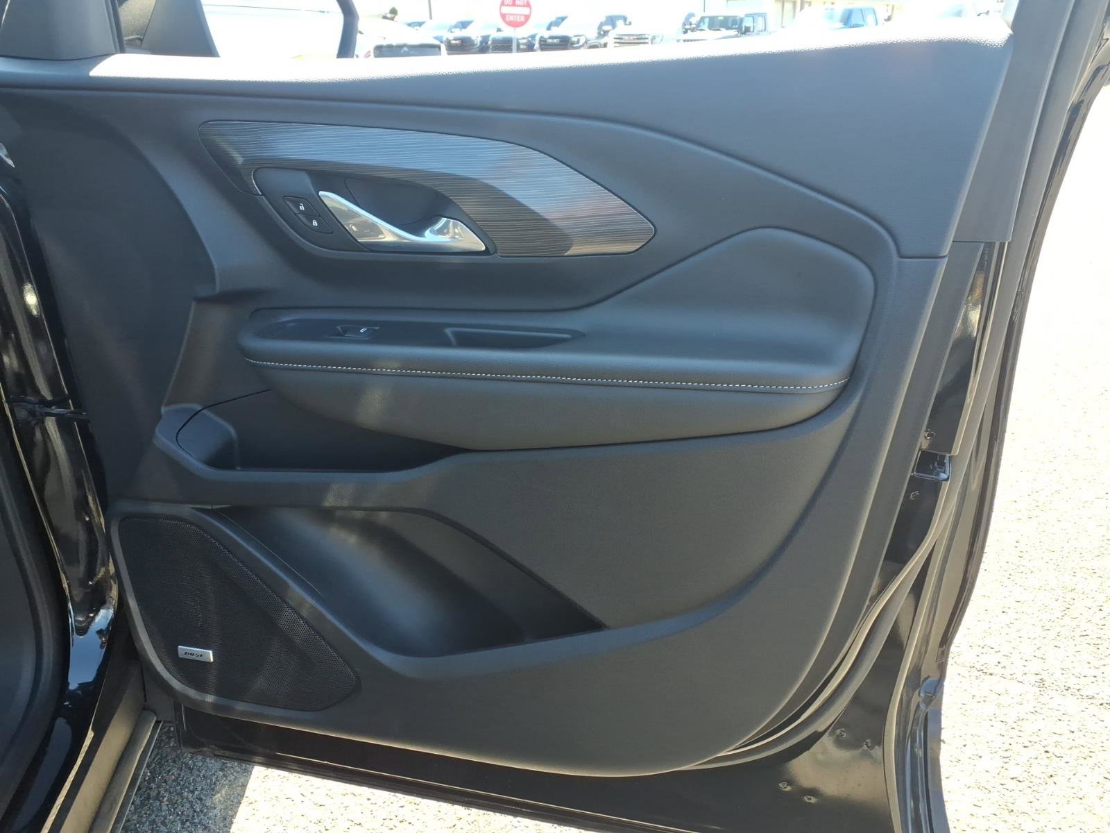 Certified 2023 GMC Terrain SLT w/ Infotainment Package II image 12