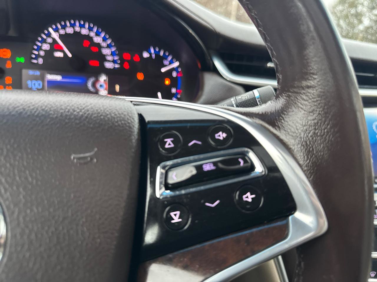 Used 2015 Cadillac XTS Luxury w/ Driver Awareness Package image 25