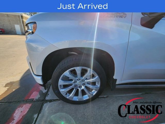 Used 2019 Chevrolet Silverado 1500 High Country w/ Technology Package image 13