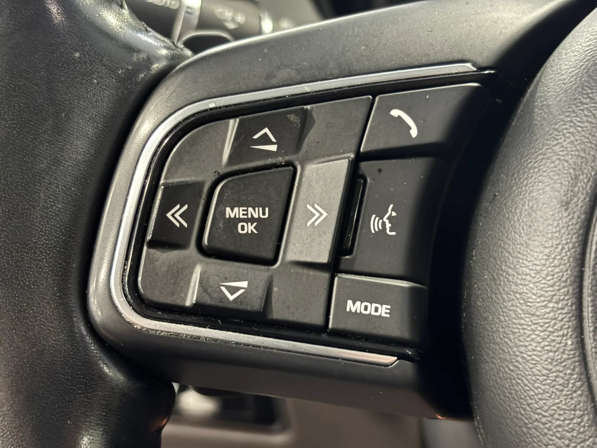 Used 2017 Jaguar F-PACE Prestige AWD/4WD image 31