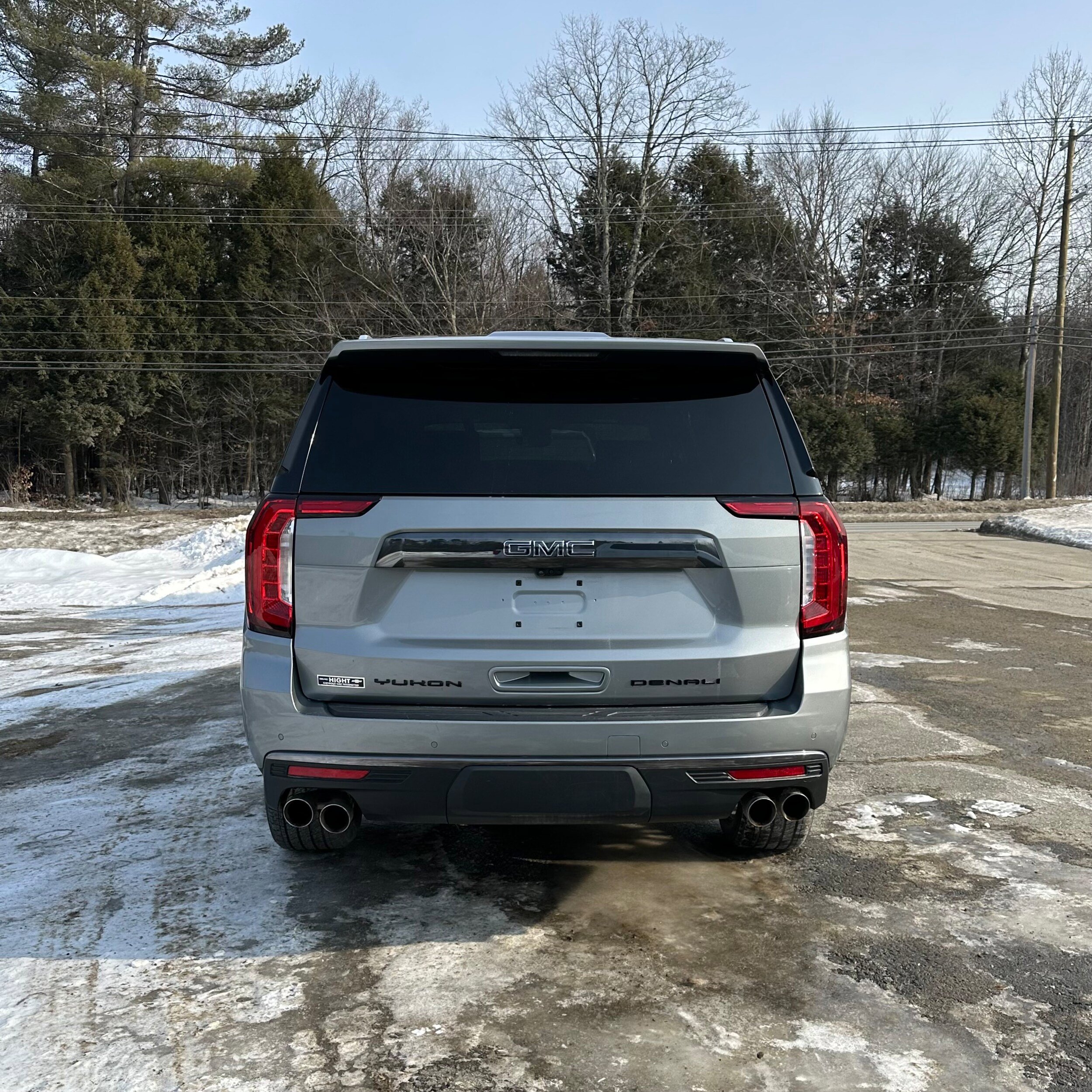 Used 2023 GMC Yukon XL Denali Ultimate AWD/4WD image 4