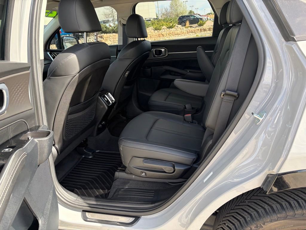 Used 2023 Kia Sorento SX AWD/4WD image 13