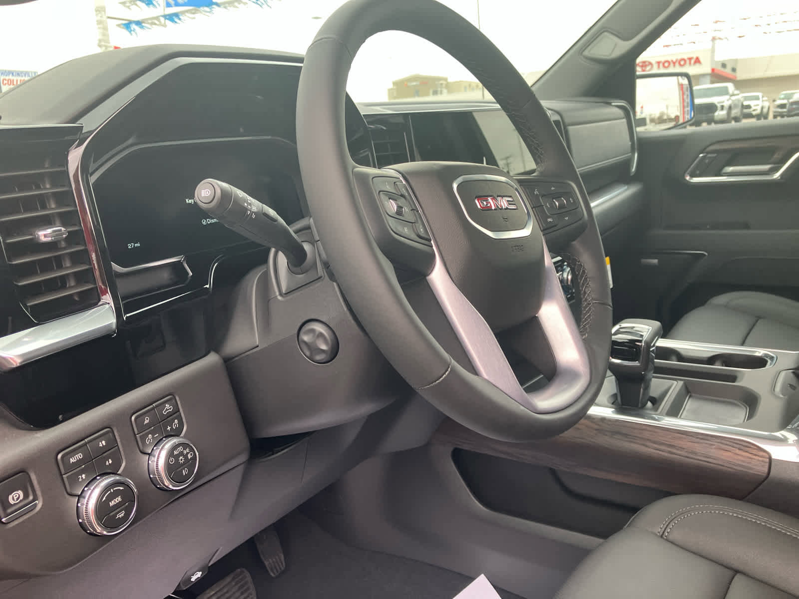 New 2026 GMC Sierra 1500 SLT w/ SLT Premium Package image 9