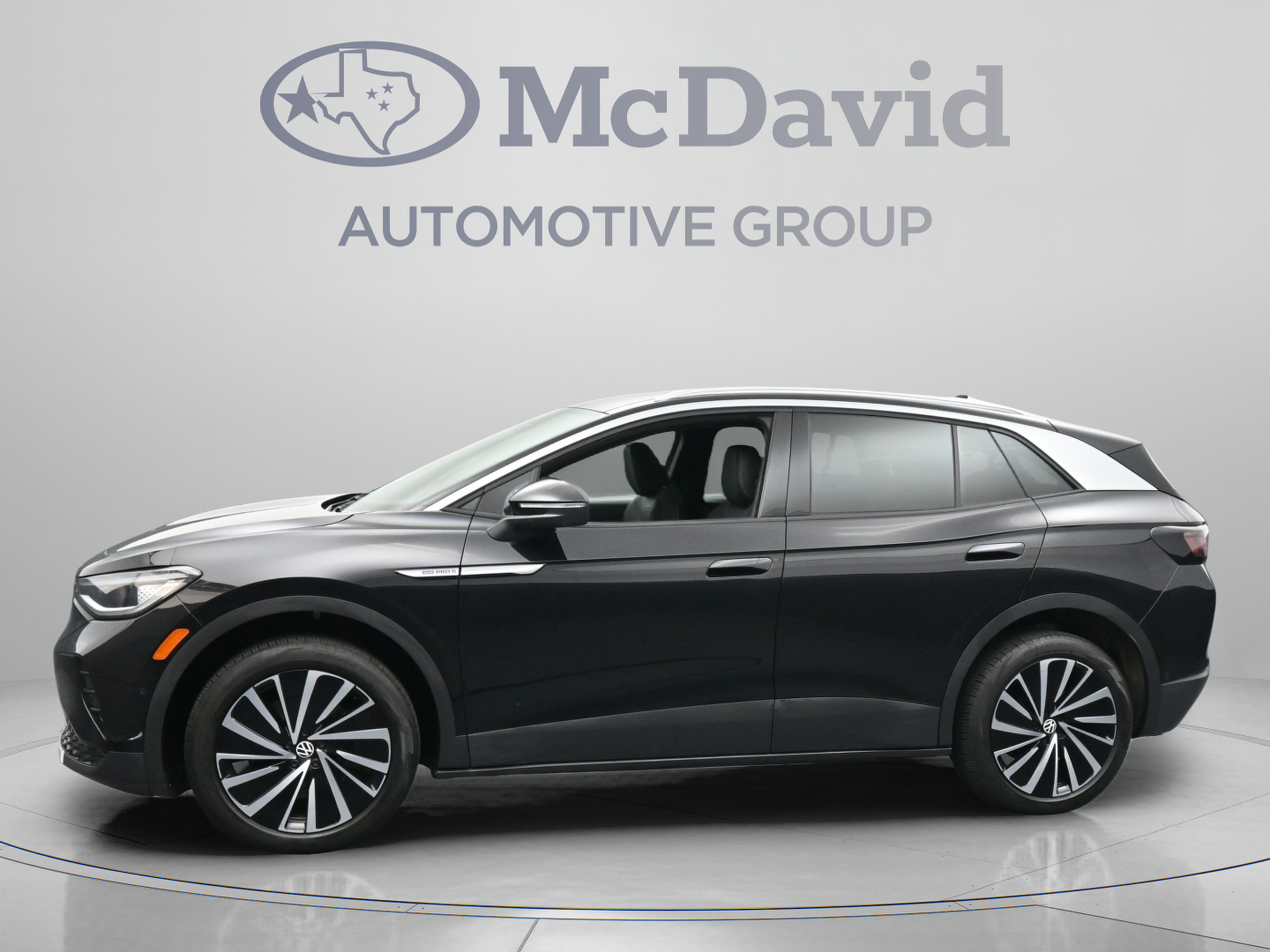 Used 2023 Volkswagen ID.4 Pro S Plus AWD/4WD image 5