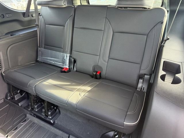New 2026 Chevrolet Suburban Premier image 5