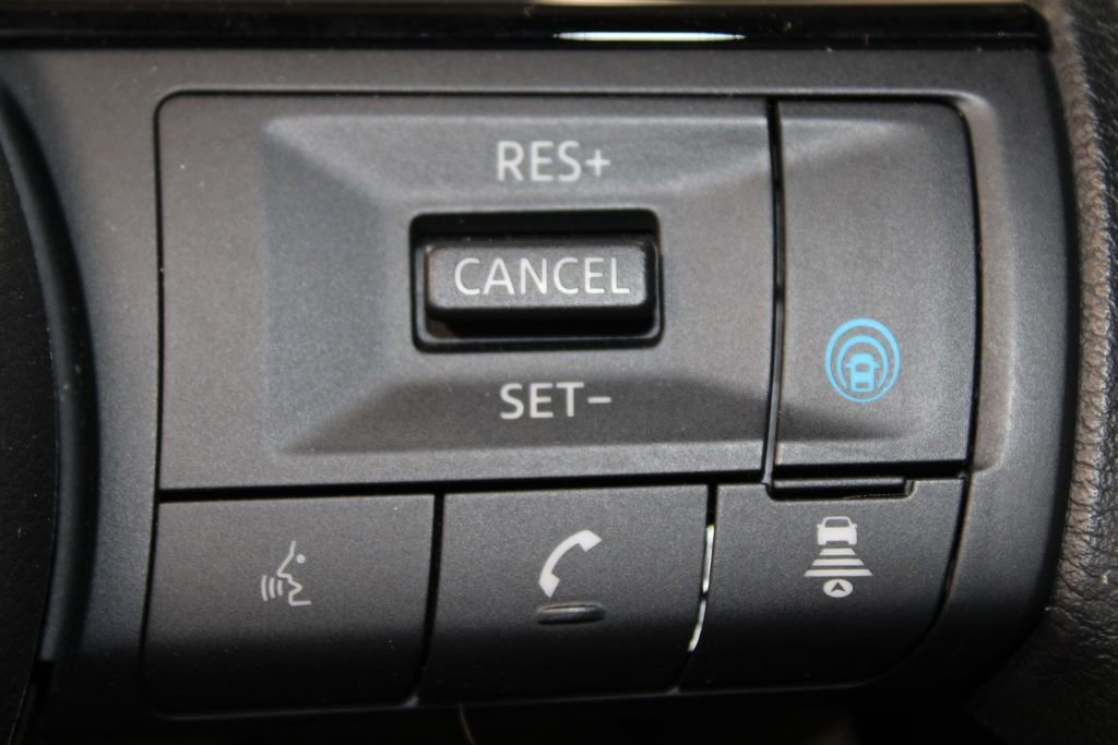 Used 2023 Nissan Rogue SV AWD/4WD image 26