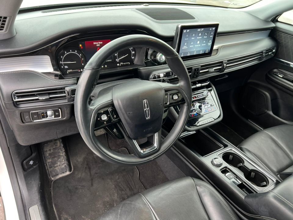 Used 2022 Lincoln Corsair AWD w/ Premium Package image 16