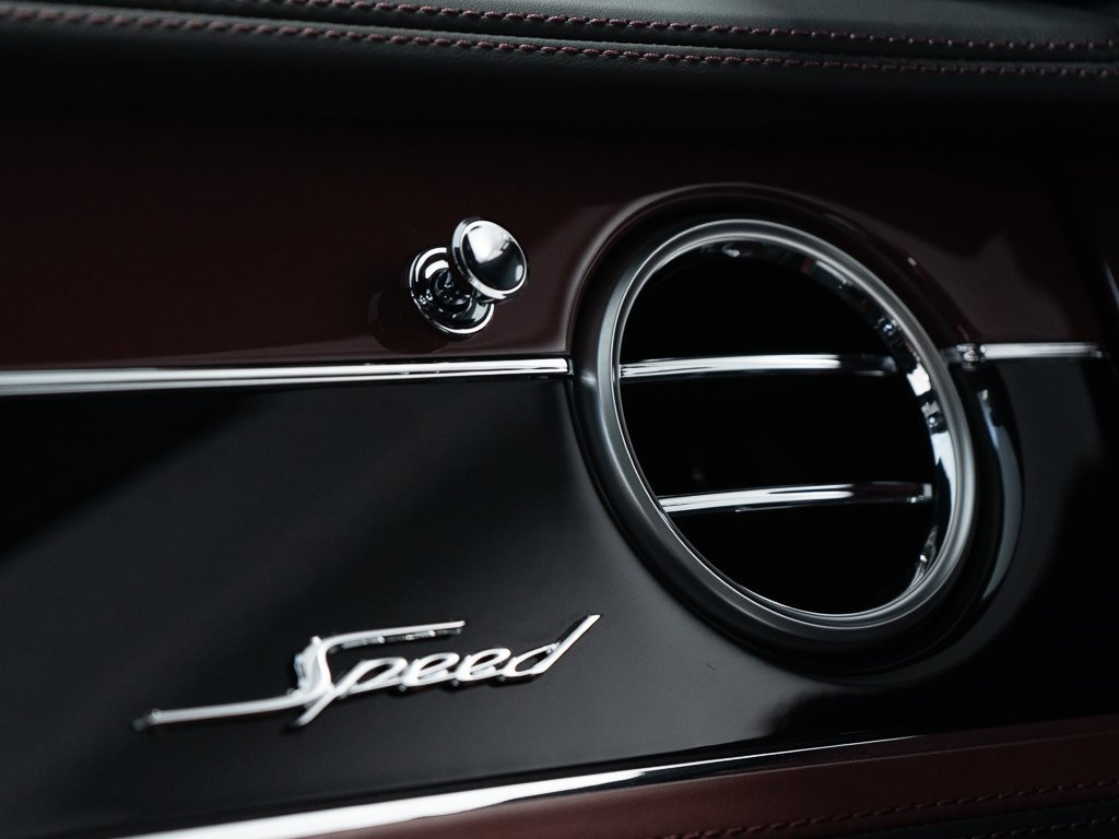 Certified 2025 Bentley Flying Spur Plug-In Hybrid image 44