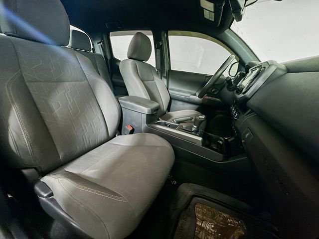 Used 2018 Toyota Tacoma TRD Sport image 28