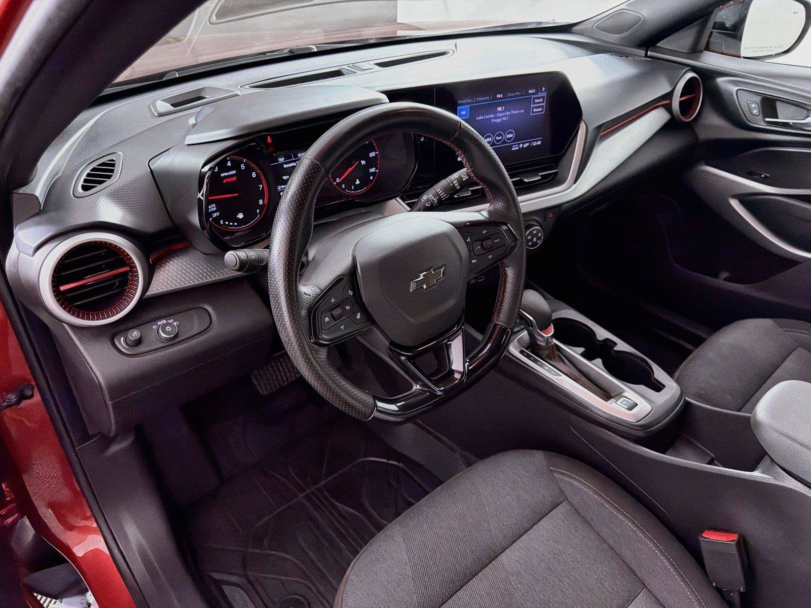 Used 2024 Chevrolet Trax RS w/ Driver Confidence Package FWD image 16