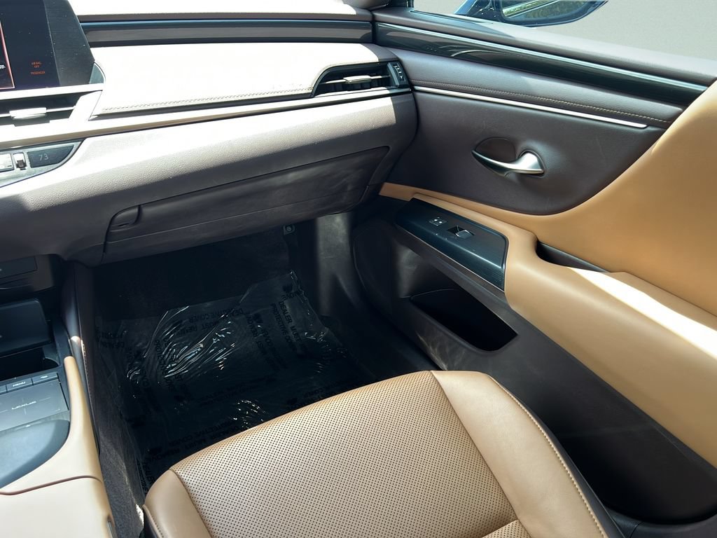 Used 2021 Lexus ES 350 w/ Accessory Package FWD image 13