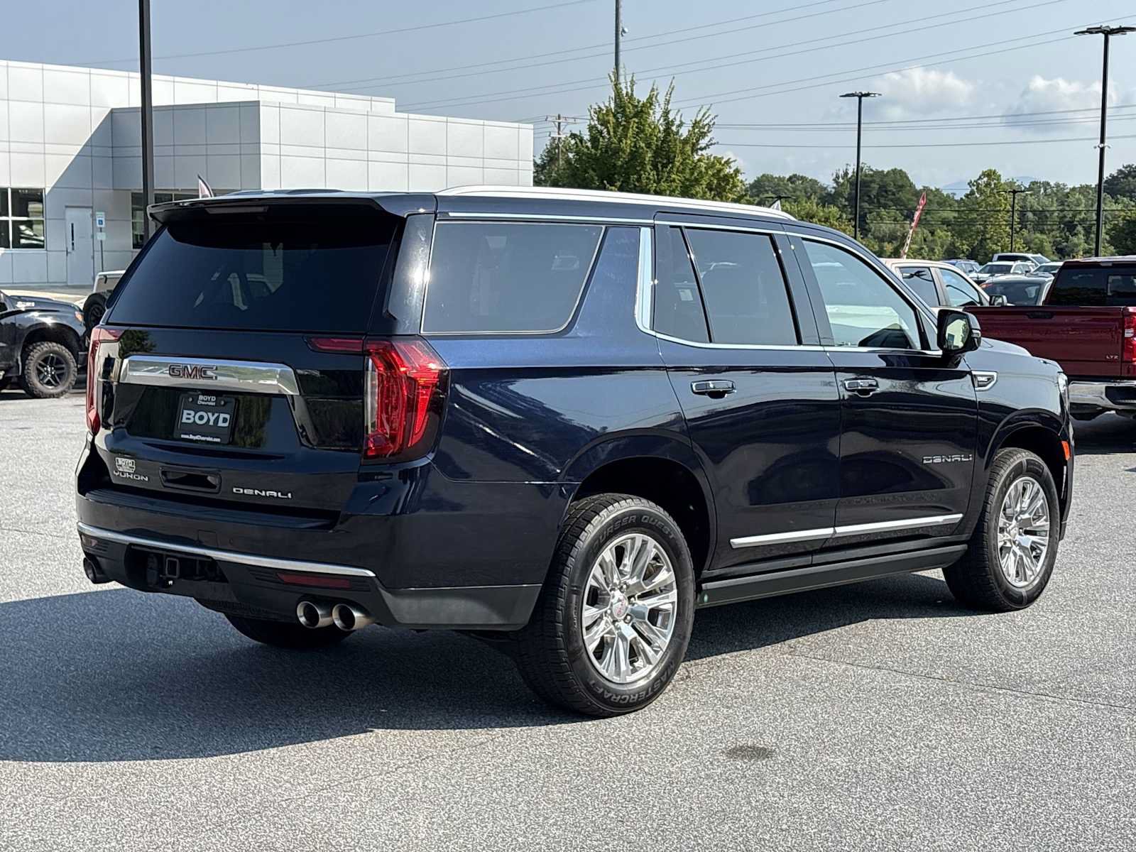 Used 2023 GMC Yukon Denali AWD/4WD image 6