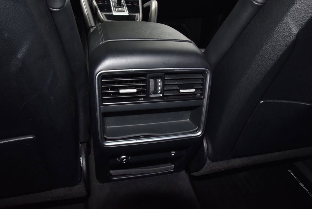 Used 2022 Porsche Cayenne AWD/4WD image 18