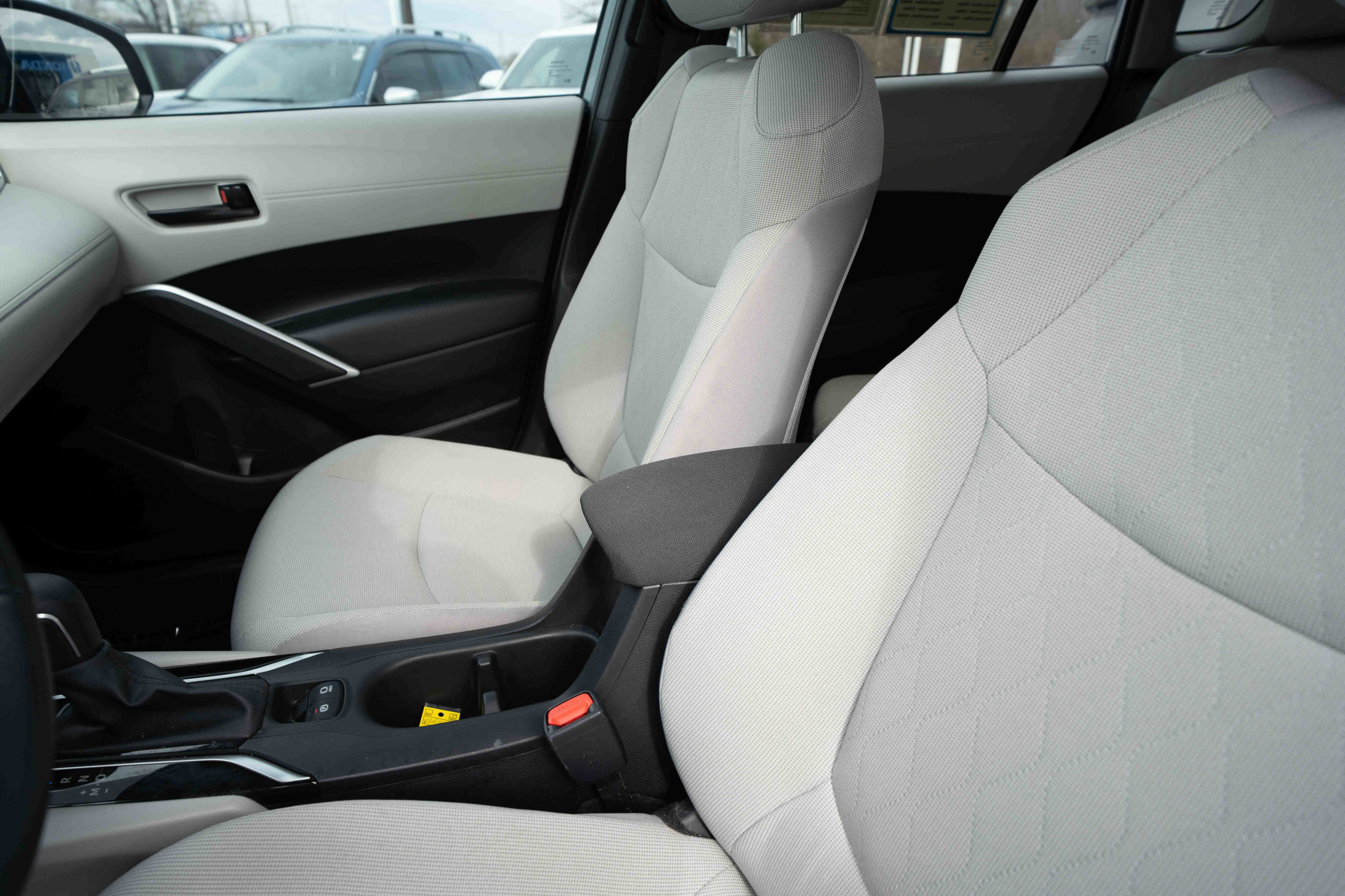 Used 2024 Toyota Corolla Cross LE image 10