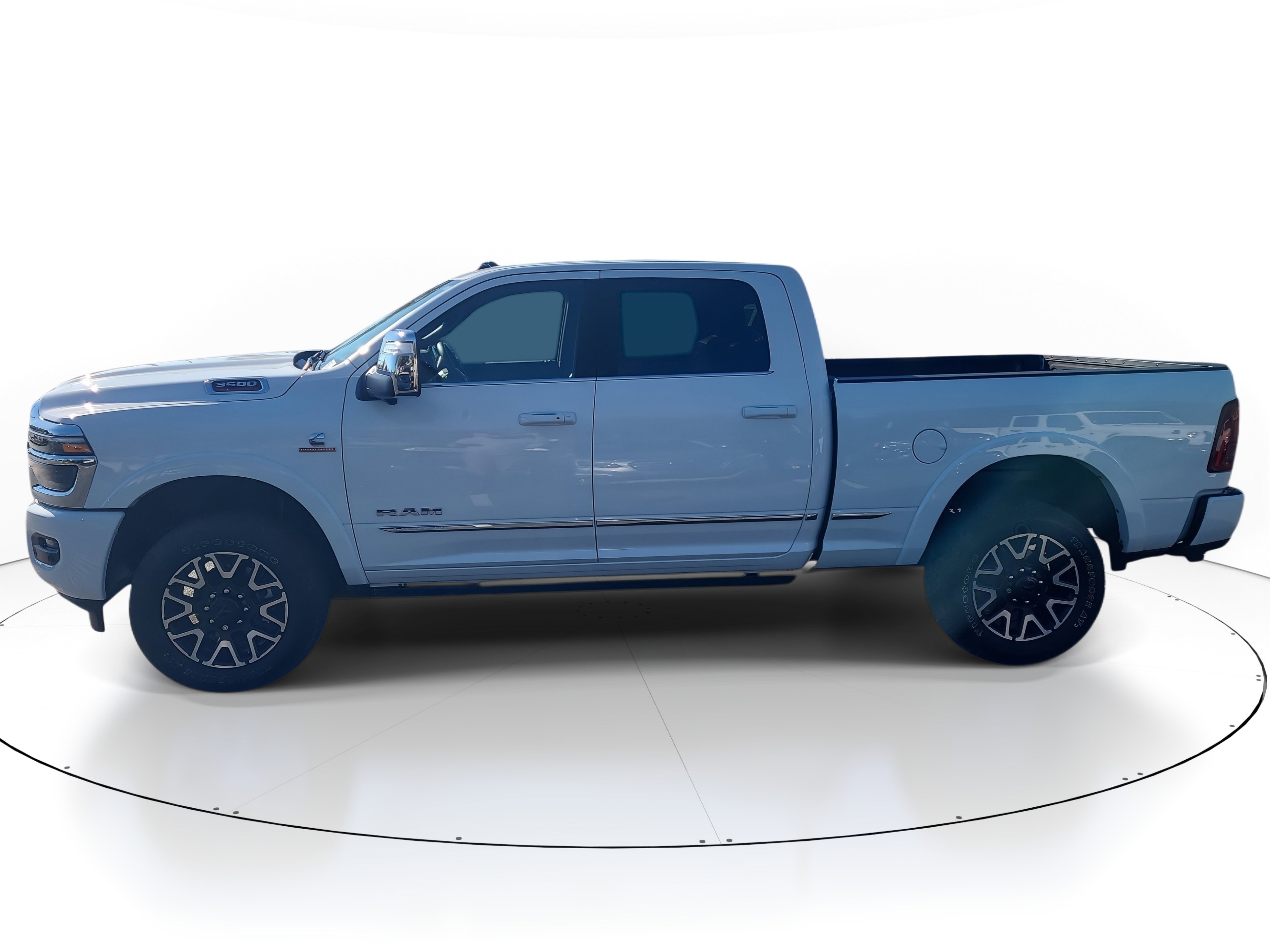 Used 2025 RAM 3500 Limited AWD/4WD image 3