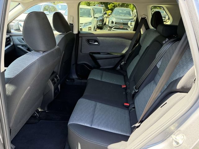 Used 2023 Nissan Rogue SV AWD/4WD image 15