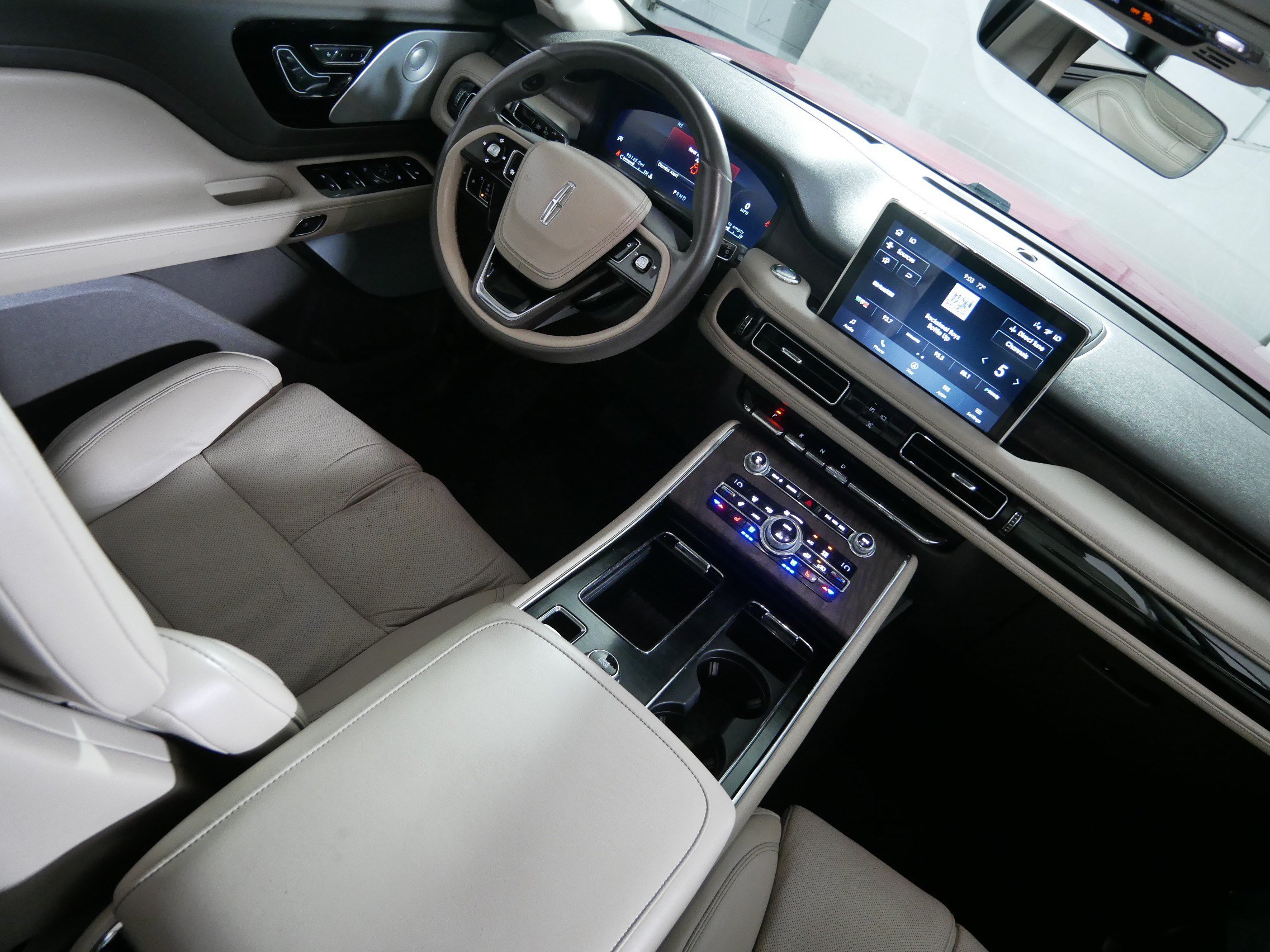 Used 2020 Lincoln Aviator Reserve w/ Equipment Group 202A AWD/4WD image 9