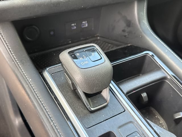 Used 2023 Nissan Pathfinder SL w/ Lighting Package (N92) FWD image 16