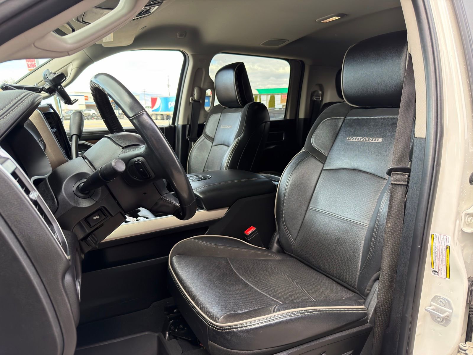 Used 2023 RAM 3500 Laramie AWD/4WD image 14