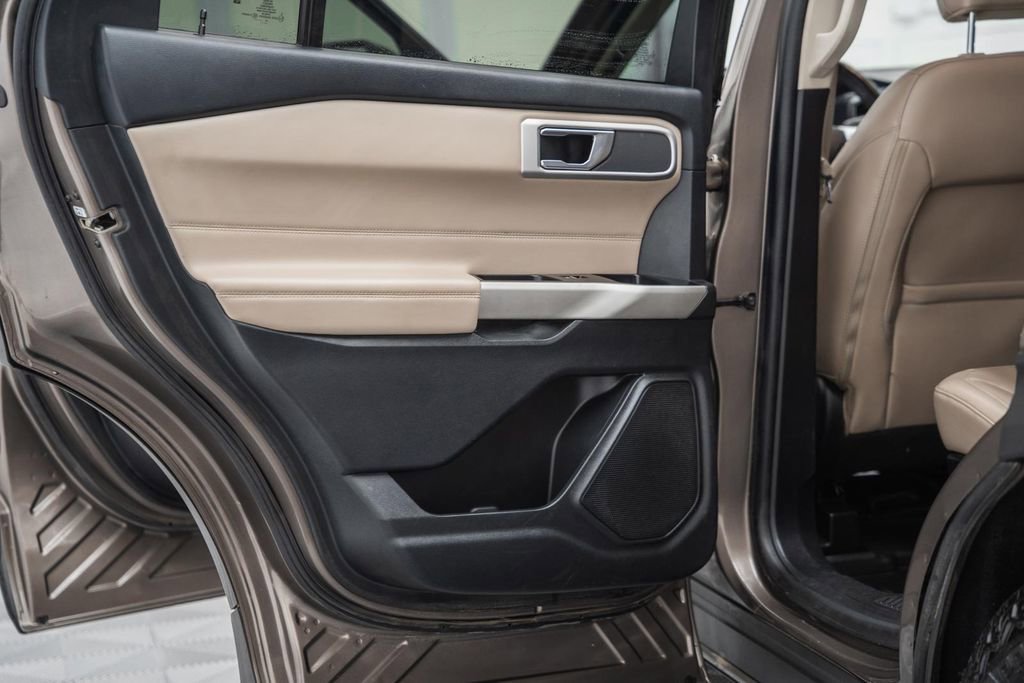 Certified 2021 Ford Explorer XLT w/ Equipment Group 202A image 40